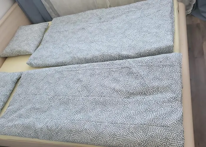 2 Apartment, 413 *