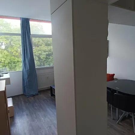 Apartment 2 Apartment, 413 *